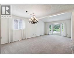 568 Strathcona Drive SW - photo 10
