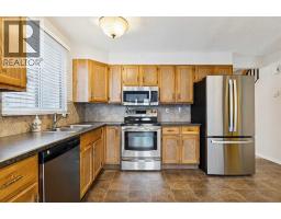 568 Strathcona Drive SW - photo 14
