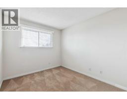 568 Strathcona Drive SW - photo 27