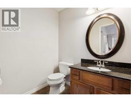 568 Strathcona Drive SW - photo 28