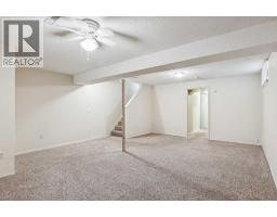 568 Strathcona Drive SW - photo 32