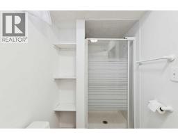 568 Strathcona Drive SW - photo 34