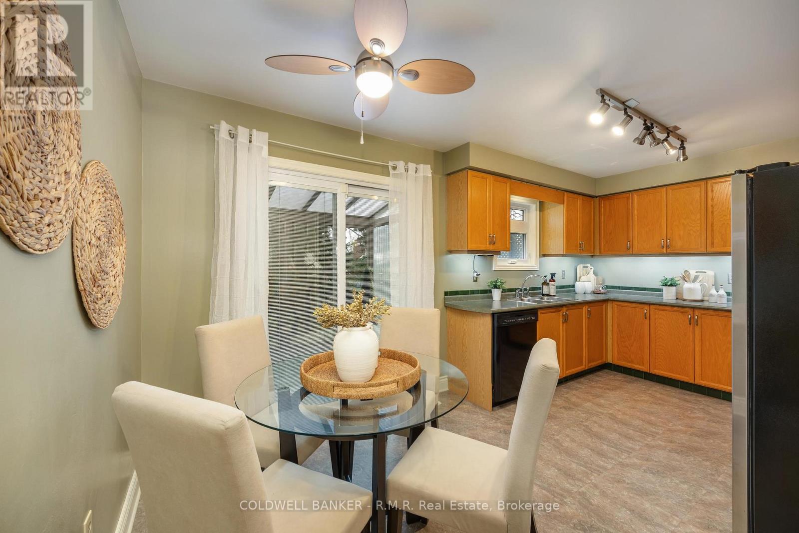 1090 Thimbleberry Circle — photo 12