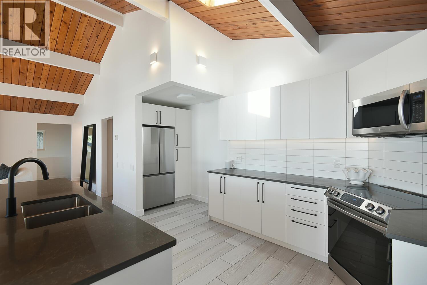 5350 SUSAN WAY, Halfmoon Bay