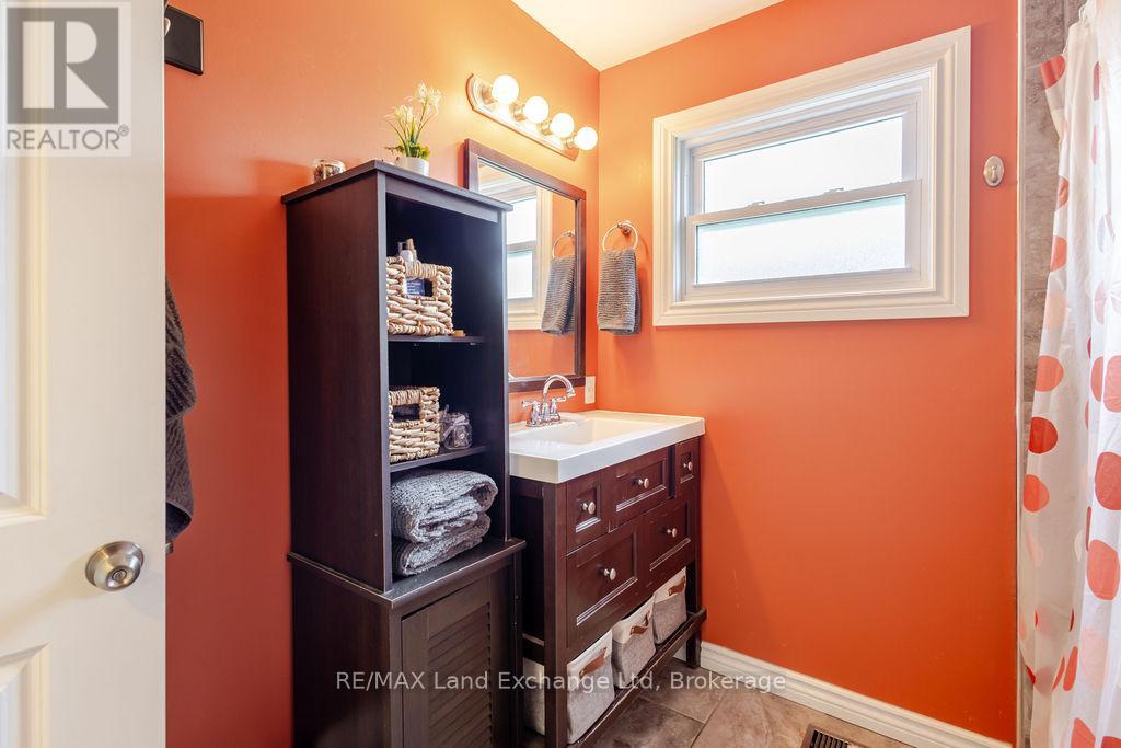 463 WOLSLEY STREET - 20