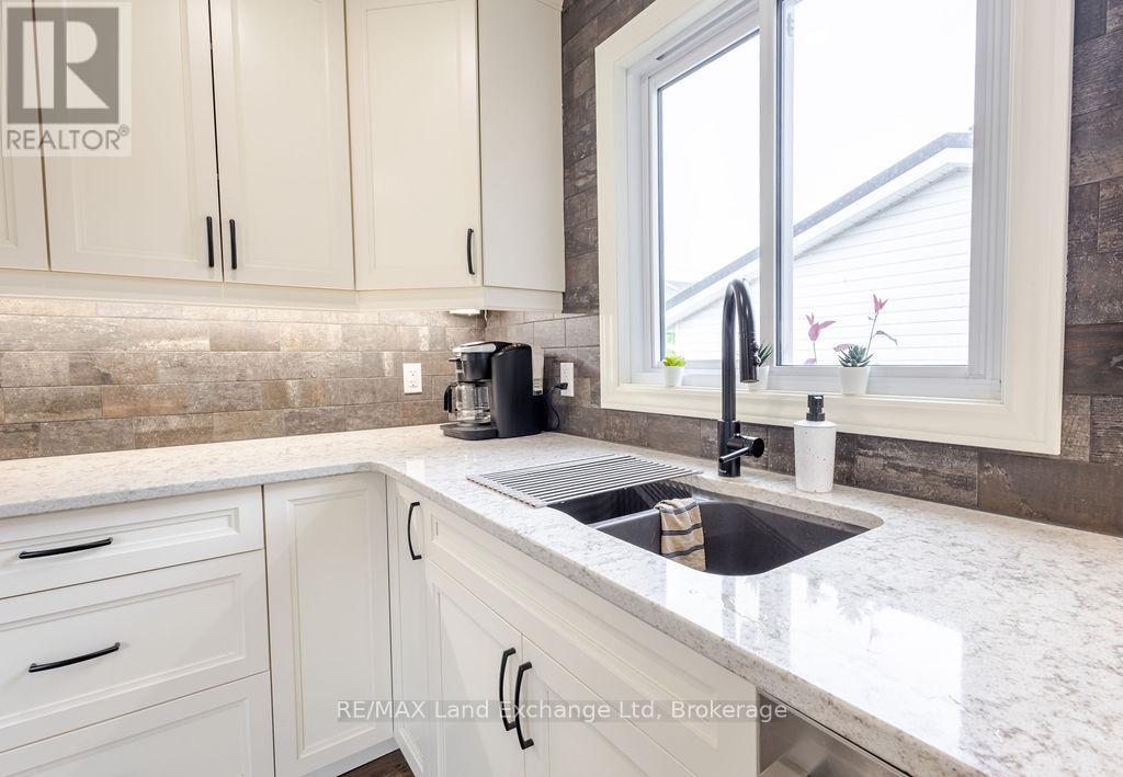 463 WOLSLEY STREET - 9