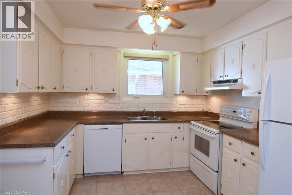 5 ROGERS Road - Image 11