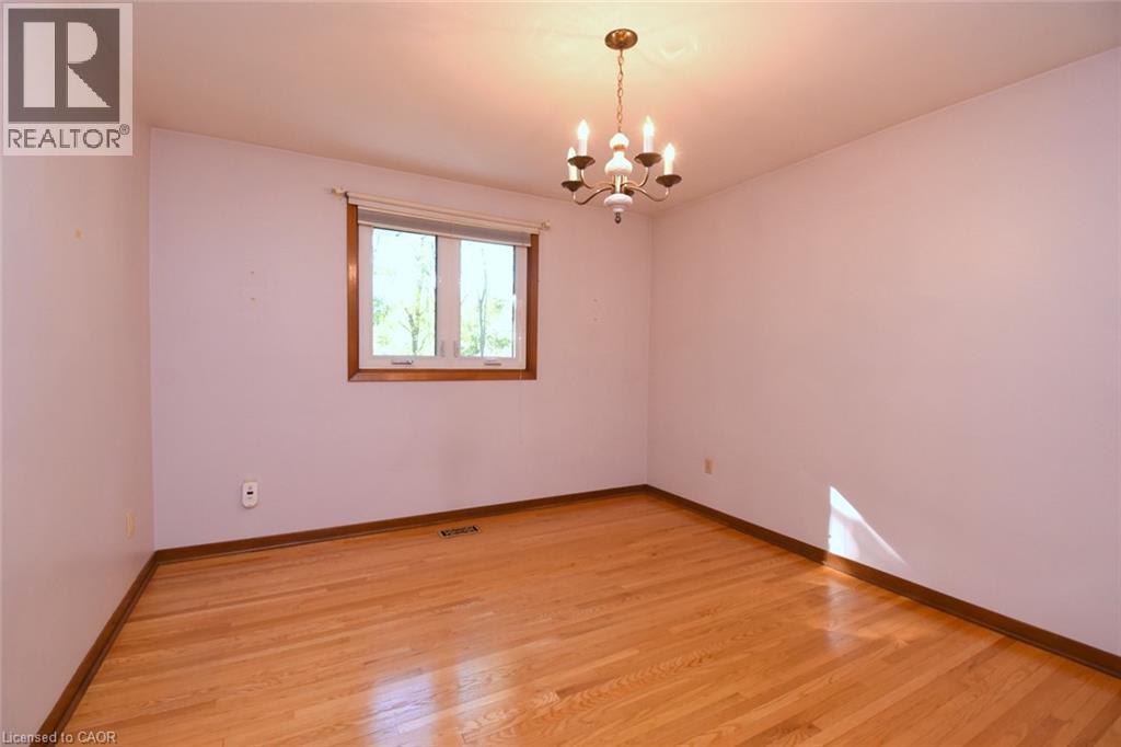 5 ROGERS Road - Image 13