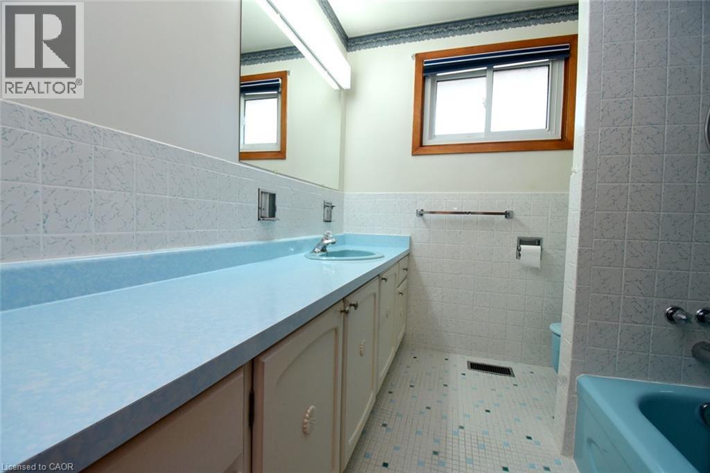 5 ROGERS Road - Image 19