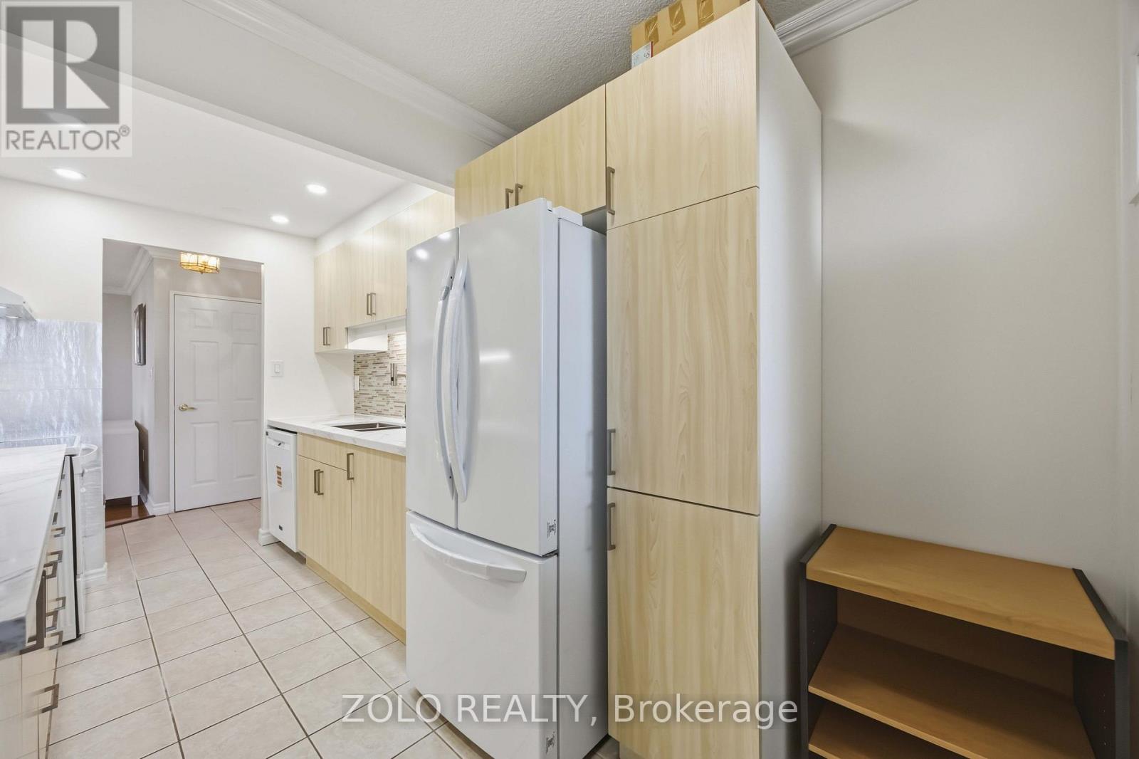 2003- 812 Burnhamthorpe Road, Toronto, ON photo 17