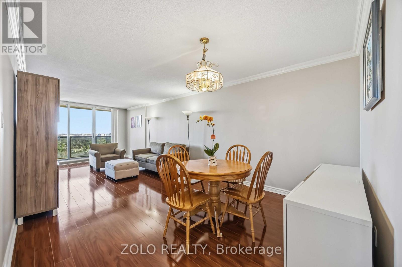 #2003 812 BURNHAMTHORPE ROAD - 24