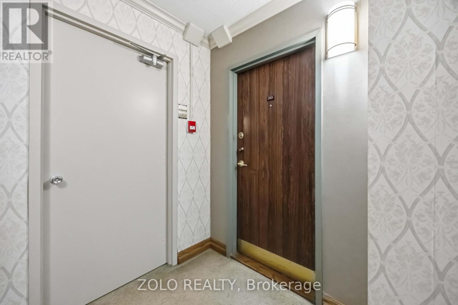 #2003 812 BURNHAMTHORPE ROAD - 27