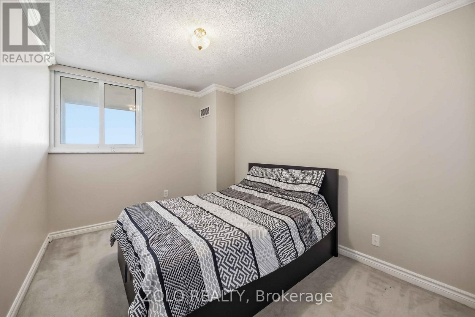 2003- 812 Burnhamthorpe Road, Toronto, ON photo 28