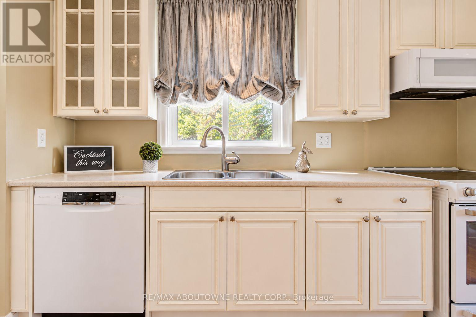 3668 COLONIAL DRIVE - Image 17