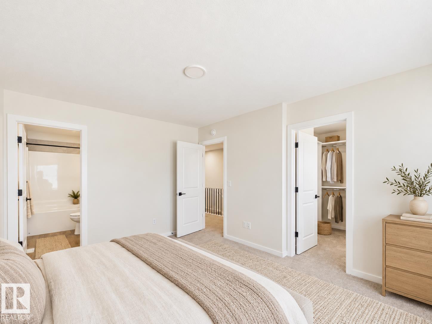1094 MCLEOD AV - 9
