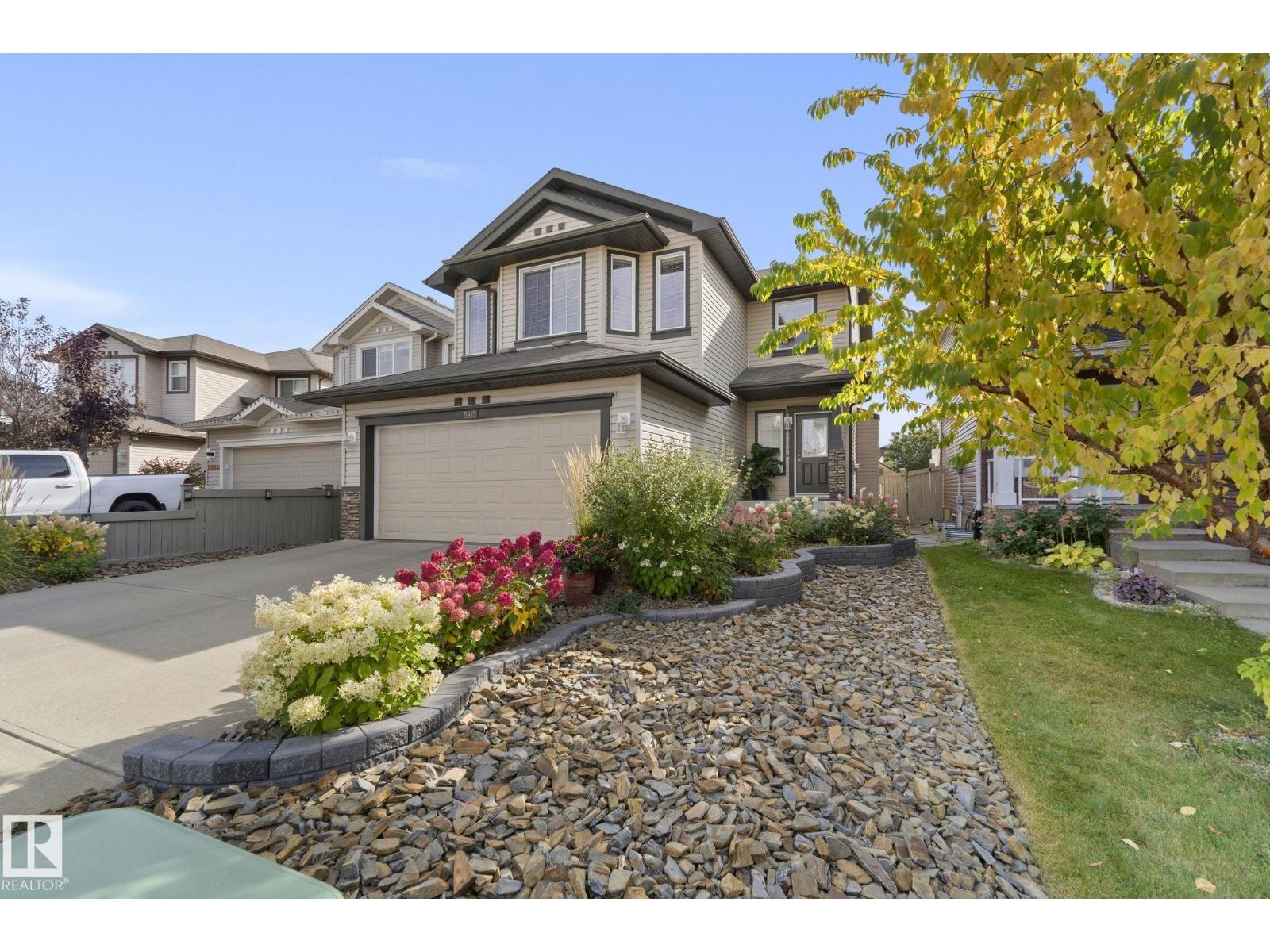 5915 6 AV SW - 2