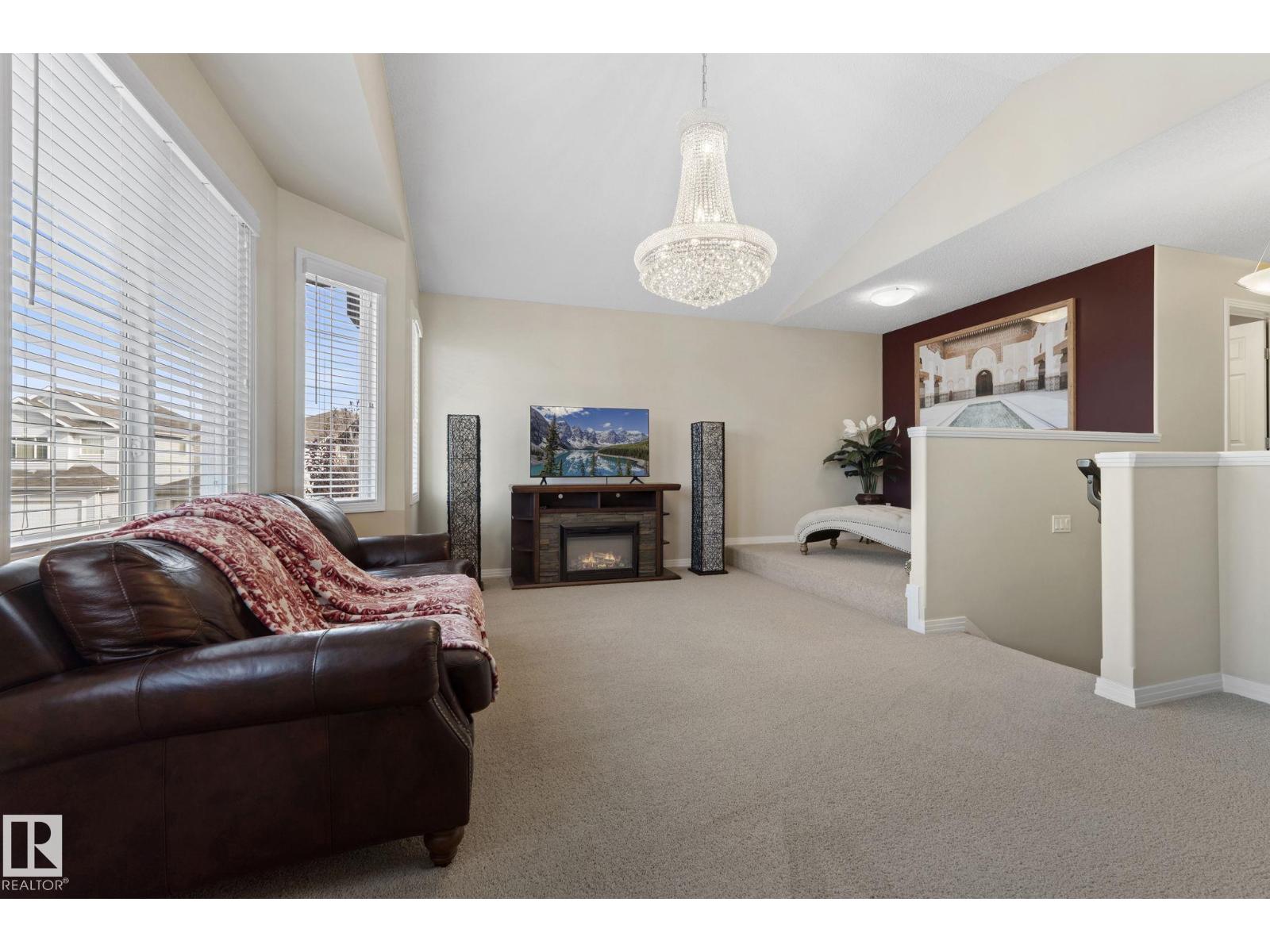 5915 6 AV SW - 24