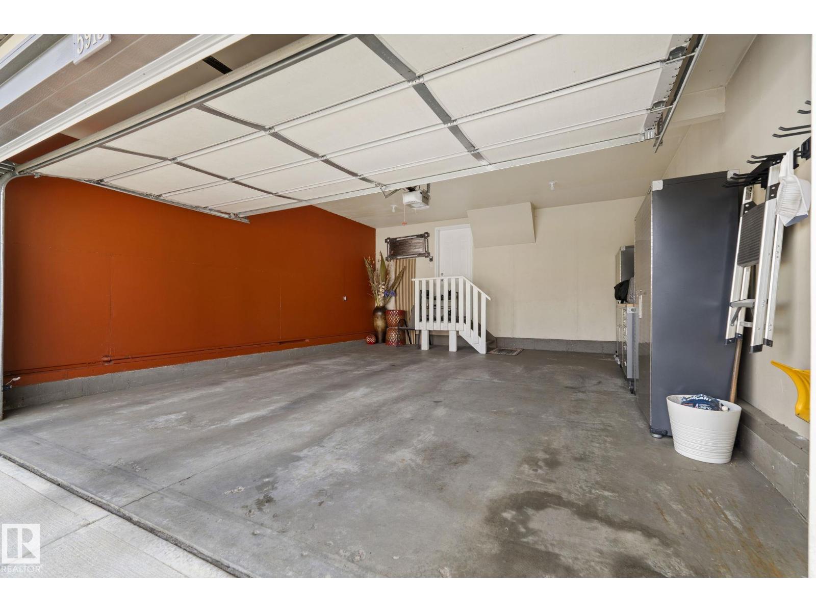 5915 6 AV SW - 54