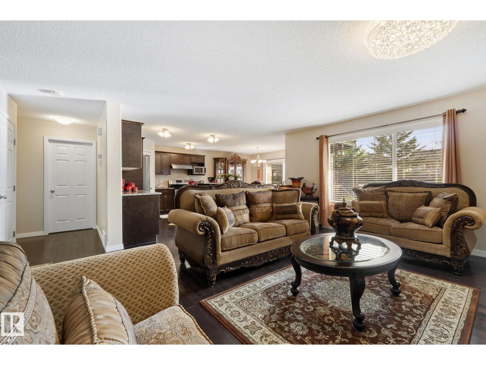 5915 6 AV SW - 8