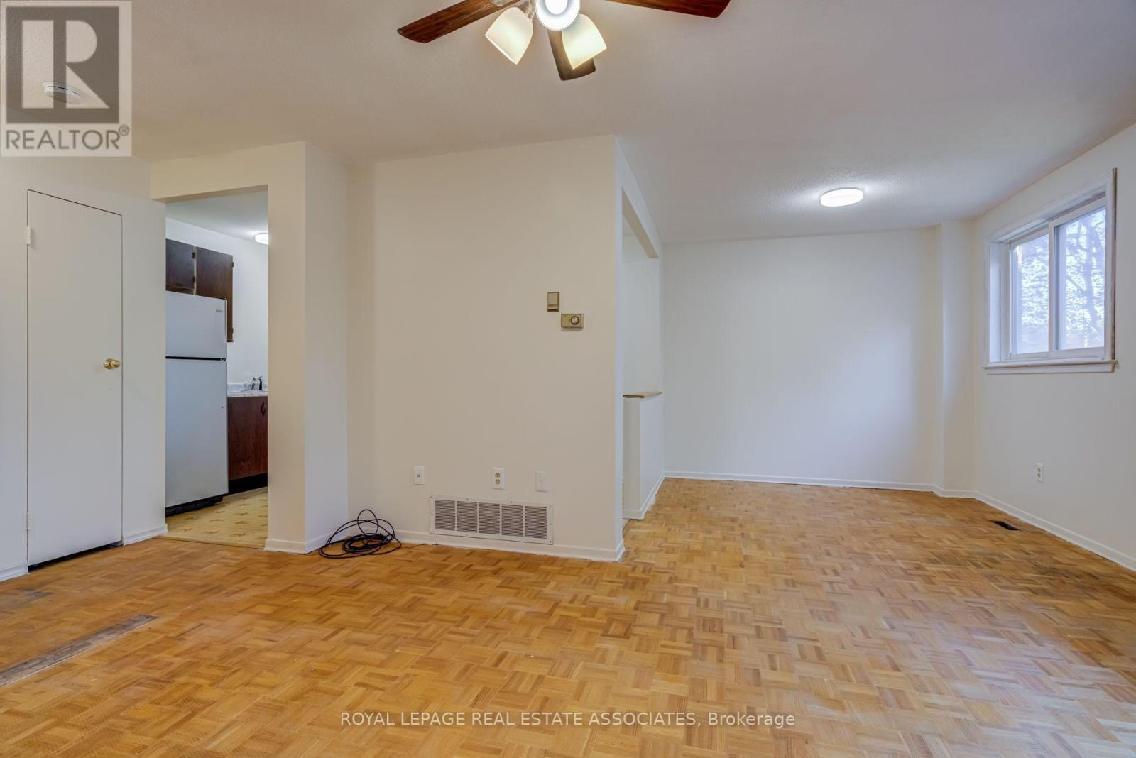215 MISSISSAUGA VALLEY BOULEVARD - Image 18