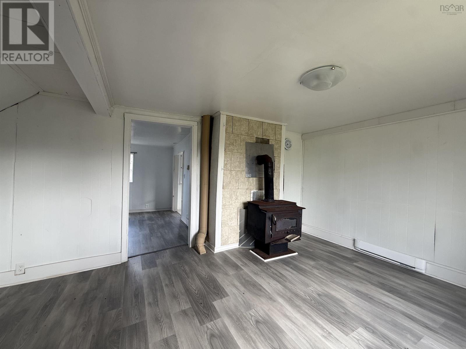 2 International - 2