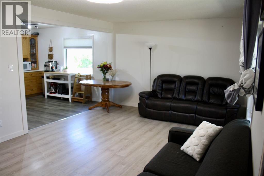 20 2nd Street E, Neilburg — photo 15