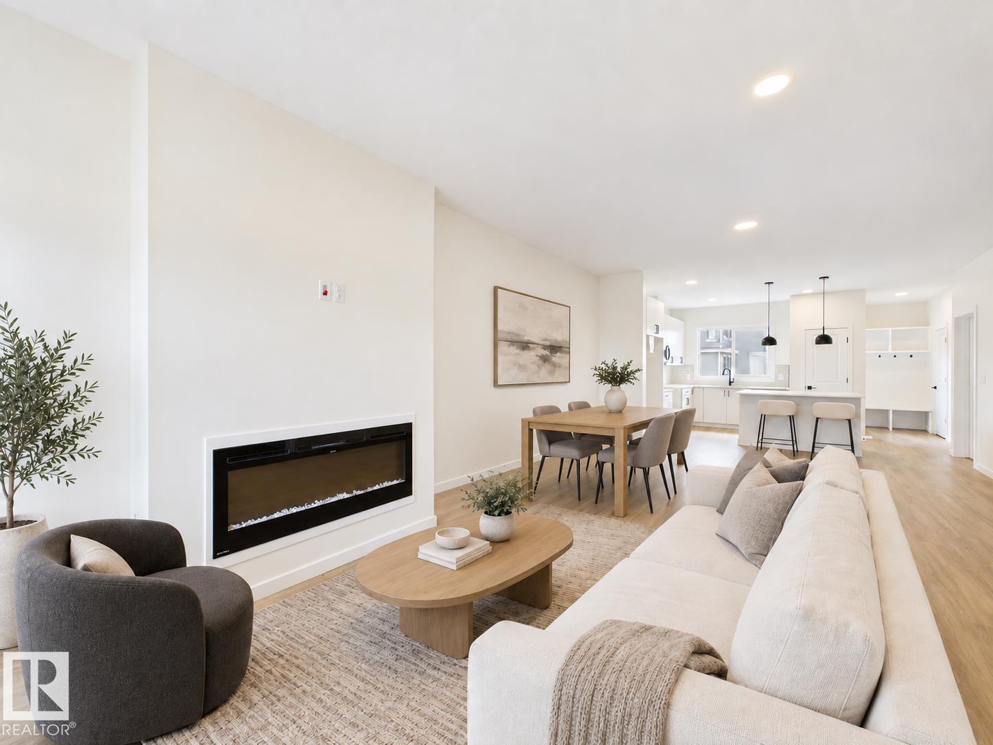 1096 MCLEOD AV - 1