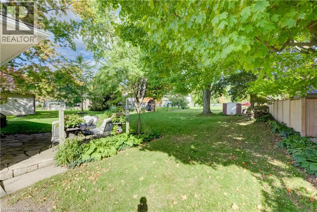 51 WILLIAM Street N - 33