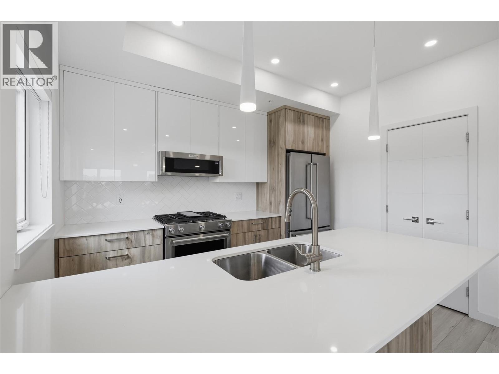 1405 SPRINGHILL Drive Unit# 2103, Kamloops