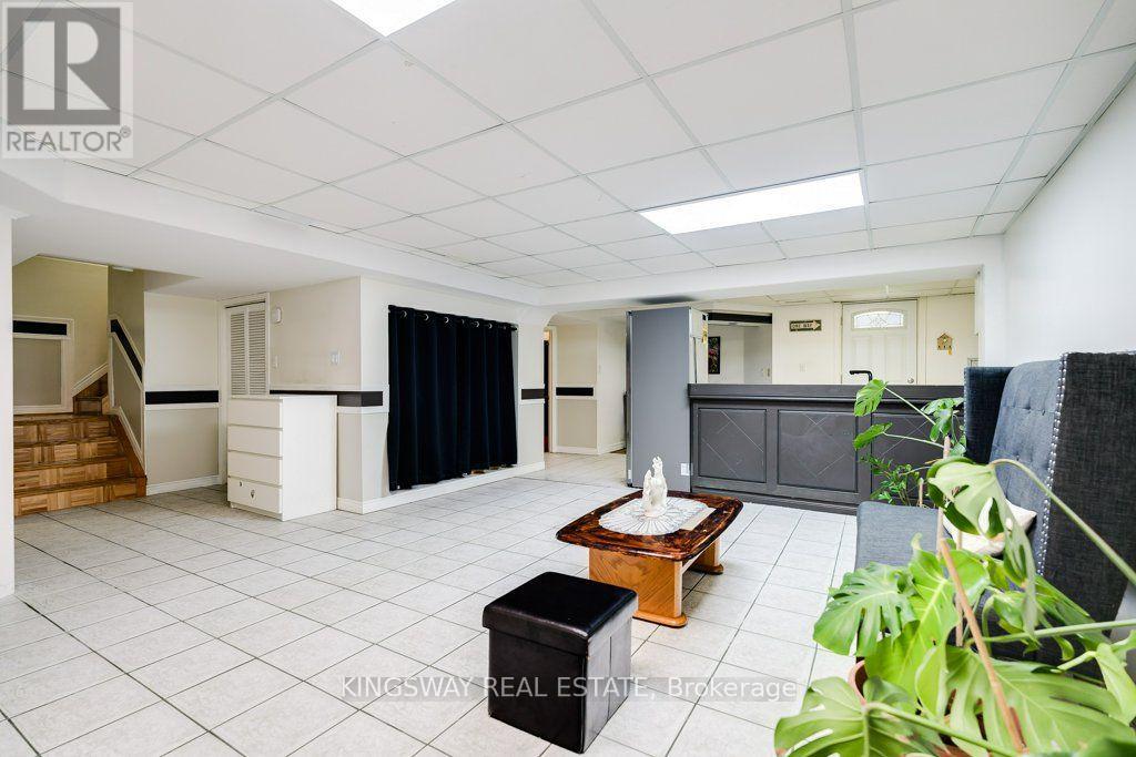 501 ASHPRIOR AVENUE - Image 35