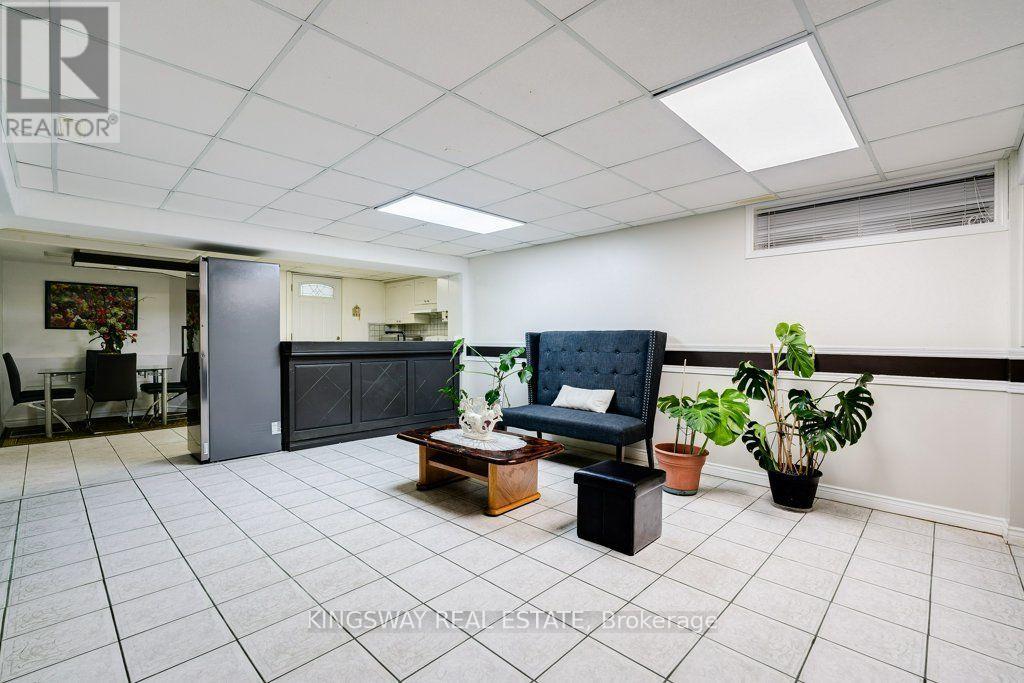 501 ASHPRIOR AVENUE - Image 34