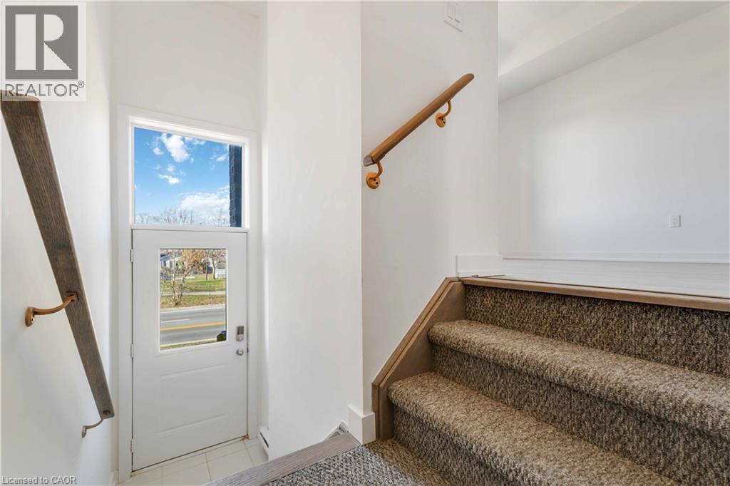 590 NORTH SERVICE Road Unit# 12, Stoney Creek — photo 4