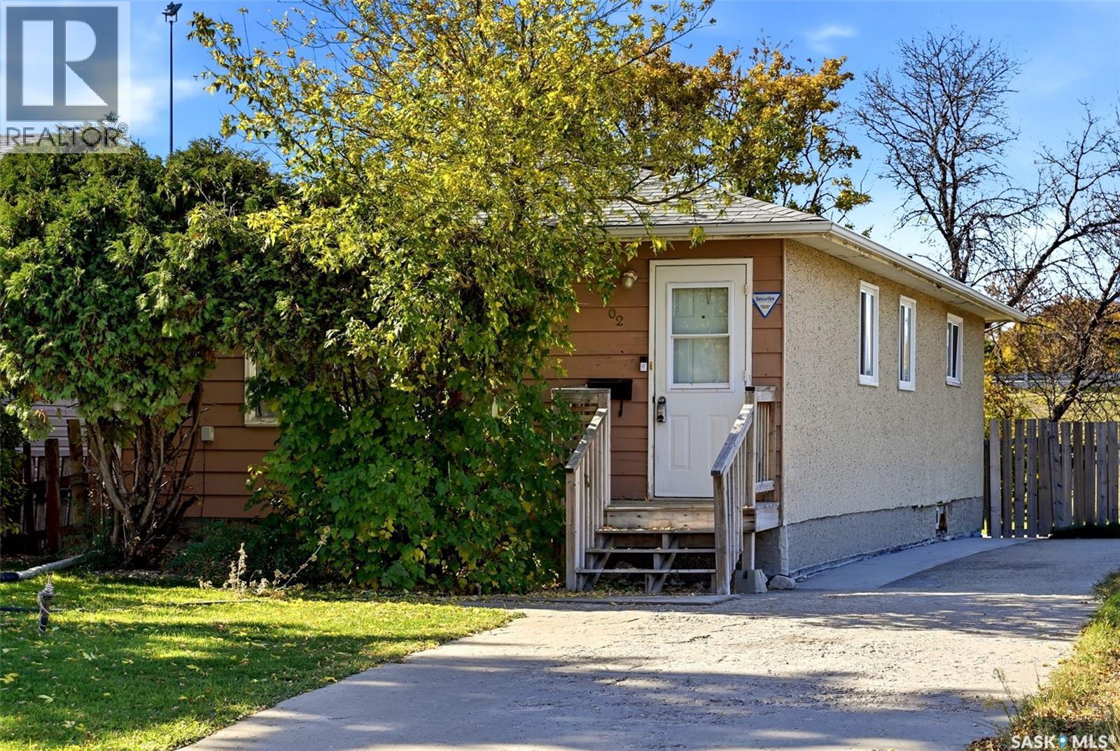 1502 Grosvenor STREET, Regina