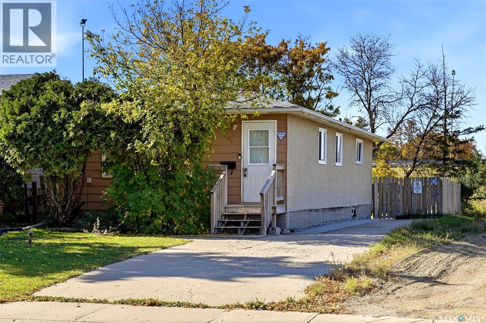1502 Grosvenor STREET, Regina — photo 2