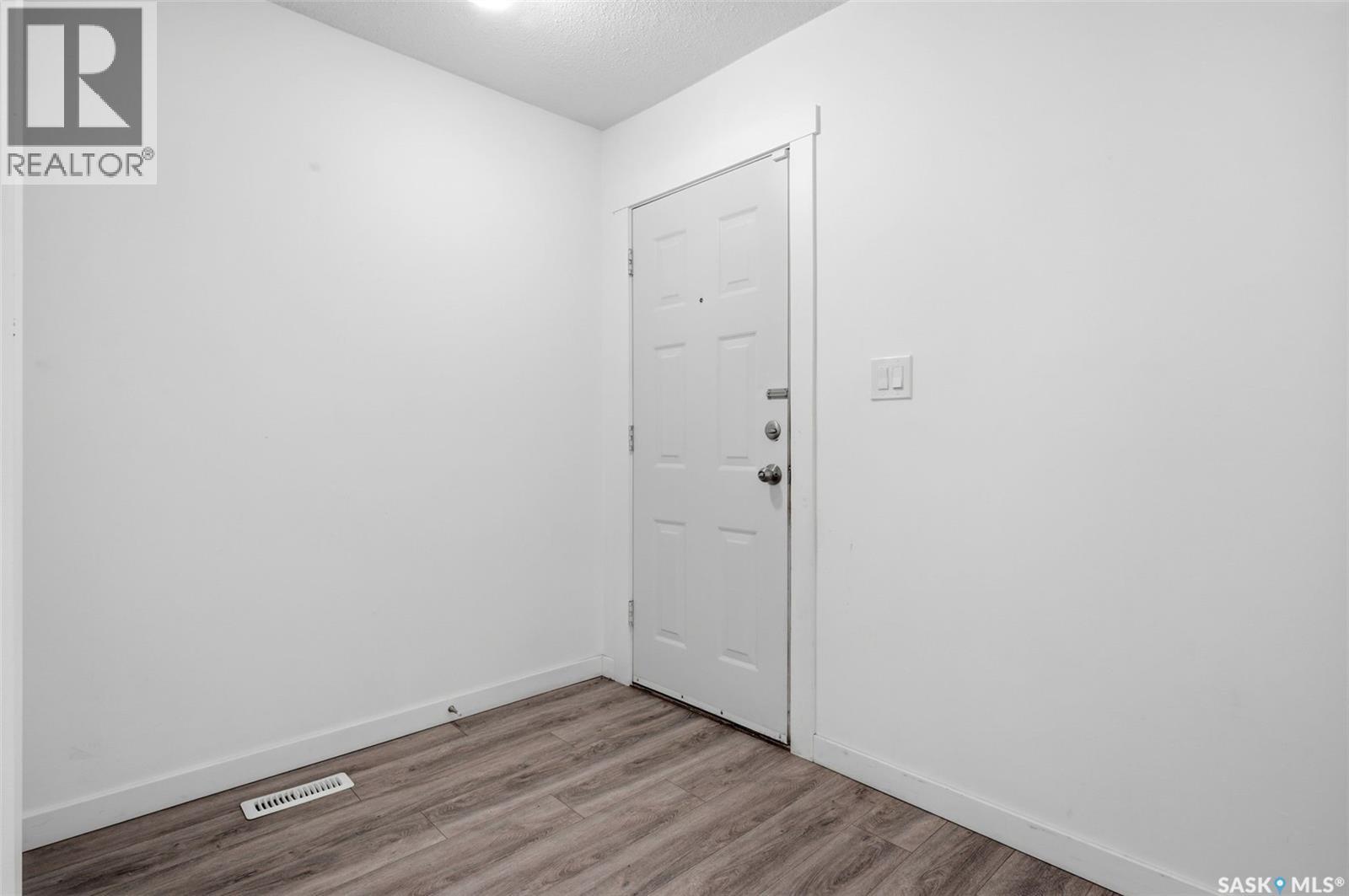 1502 Grosvenor STREET, Regina — photo 4