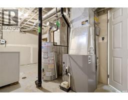 1502 Grosvenor Street, Regina, SK S4N4C6 Photo 25