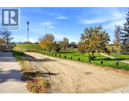 1502 Grosvenor Street, Regina, SK S4N4C6 Photo 32