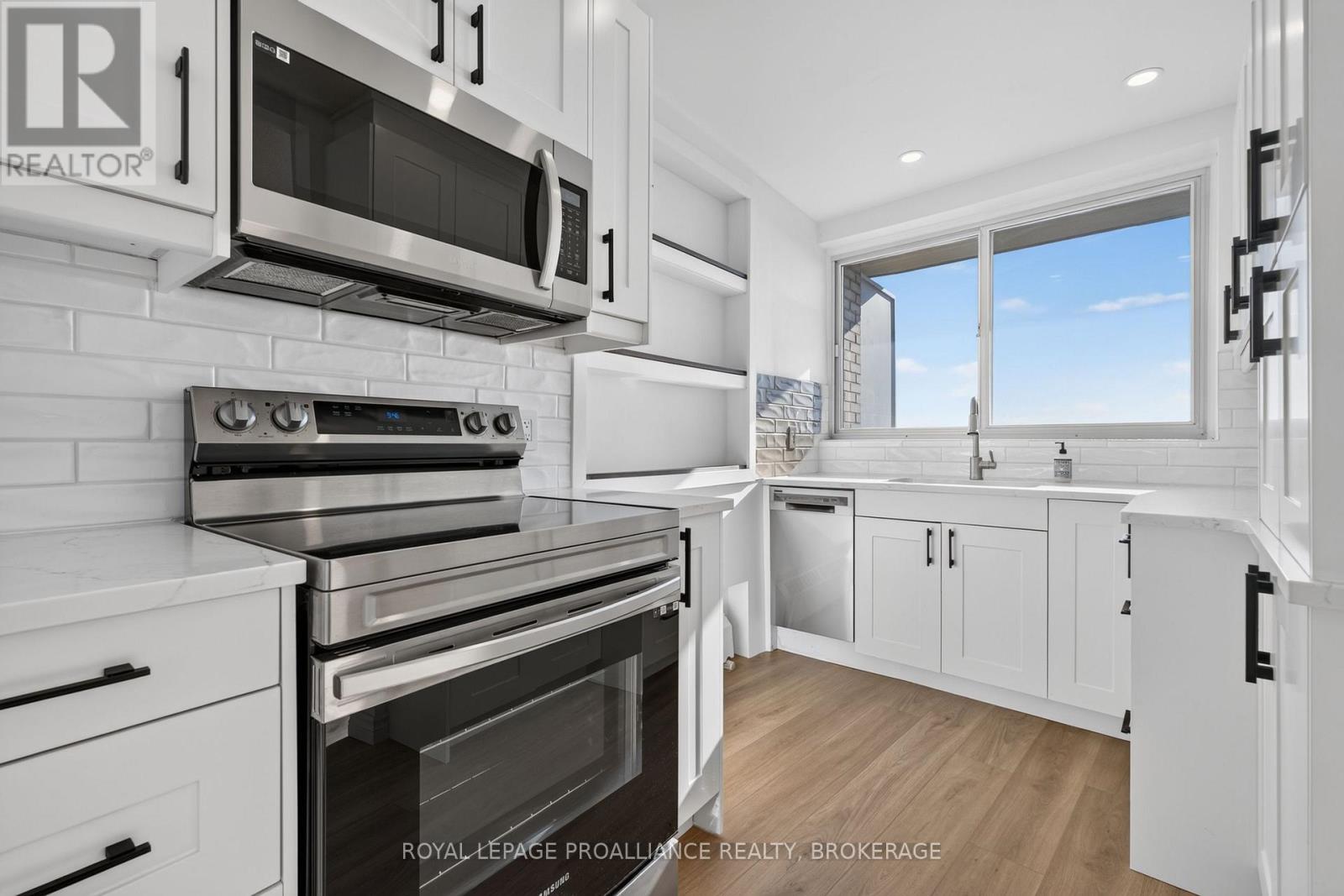 #306 1 MOWAT AVENUE - Image 16