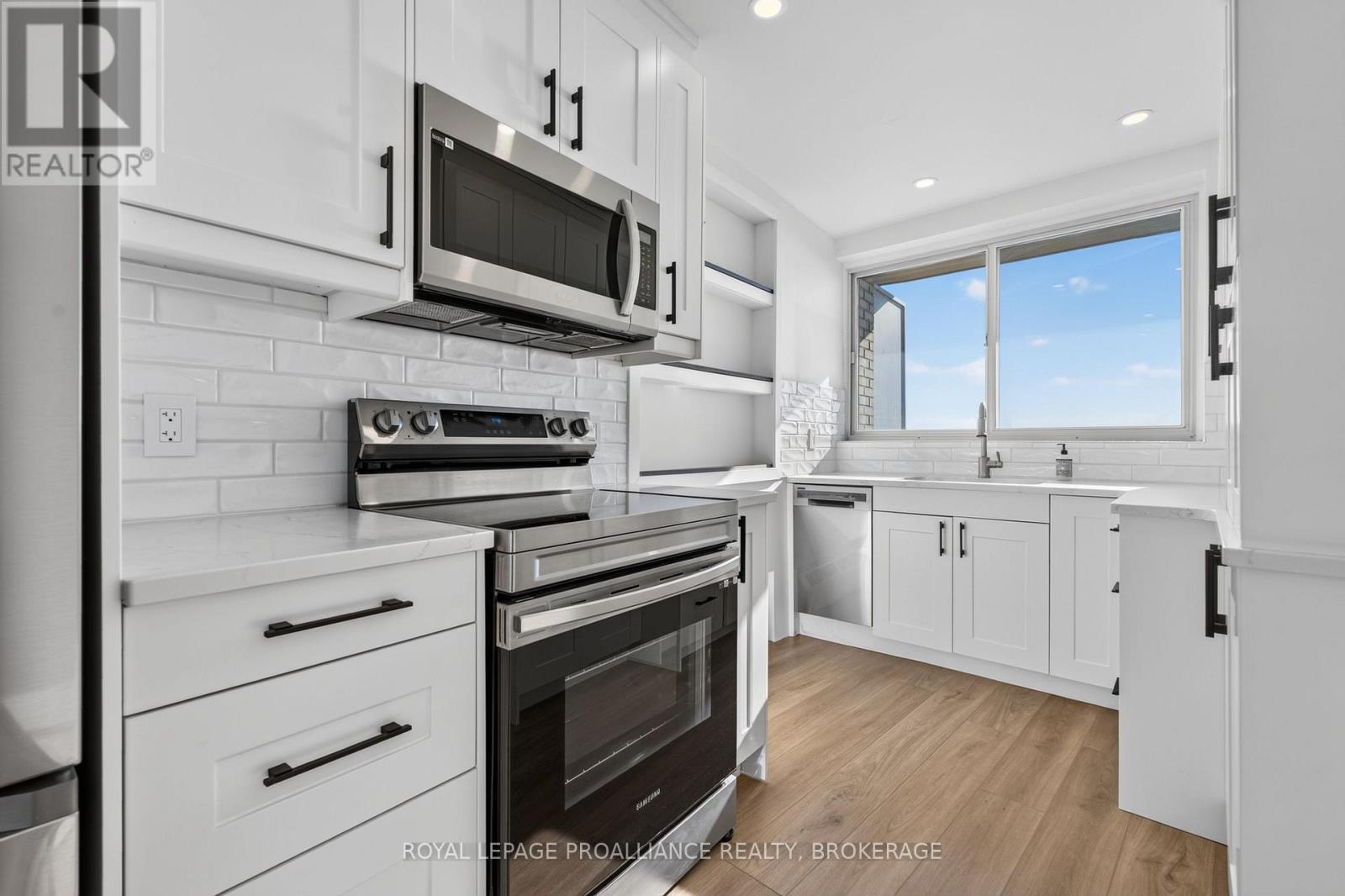 #306 1 MOWAT AVENUE - Image 19