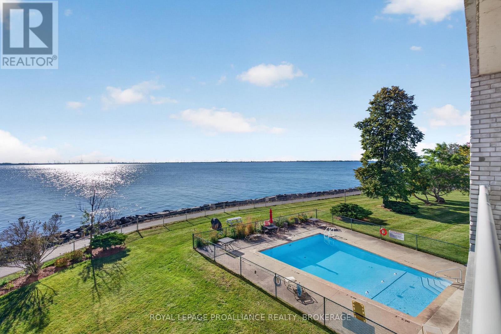 #306 1 MOWAT AVENUE - 22
