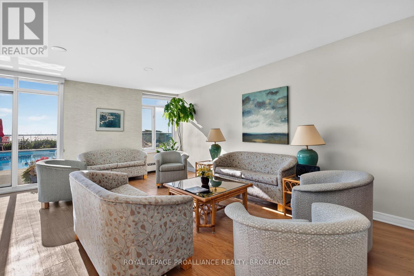 #306 1 MOWAT AVENUE - Image 27