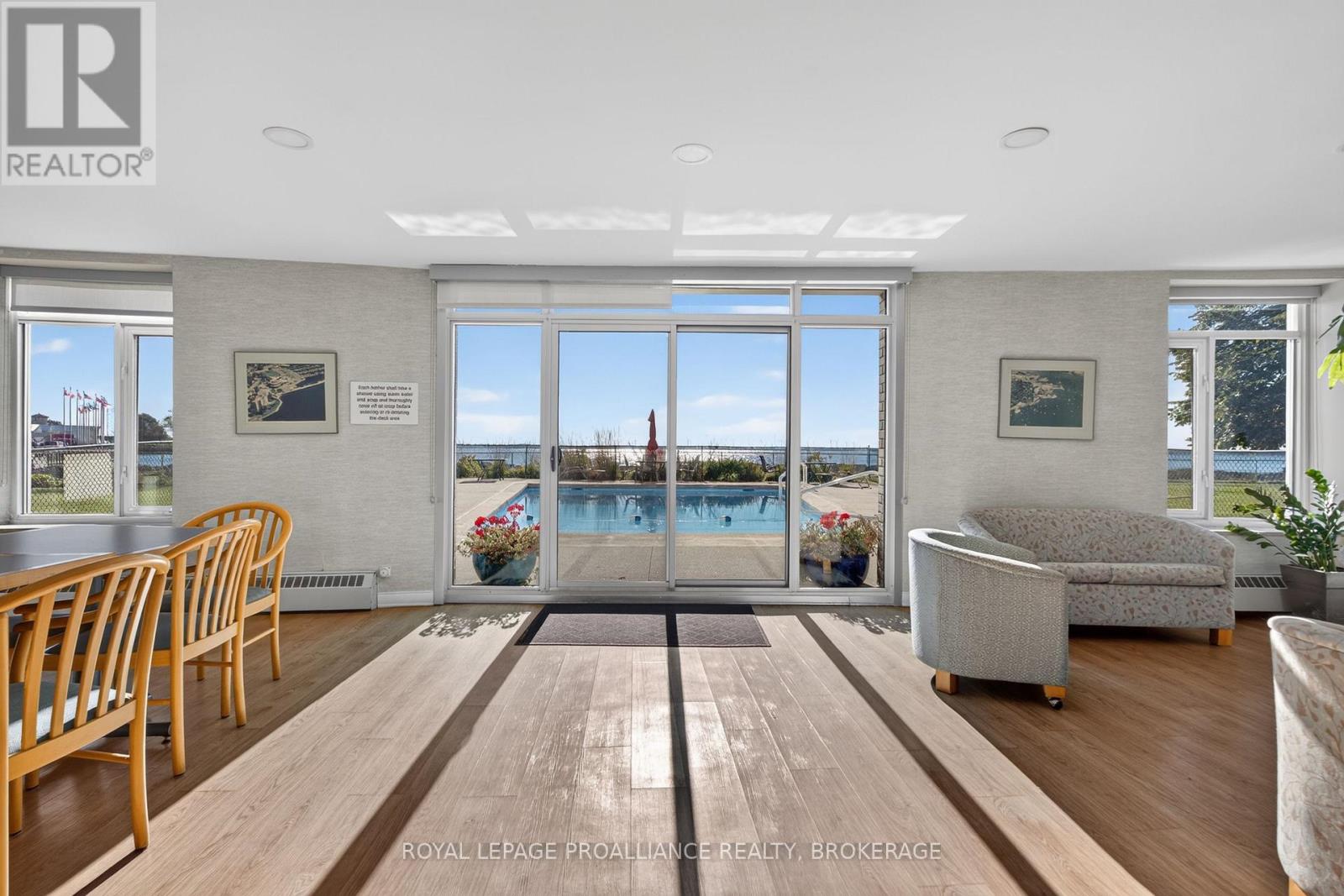 #306 1 MOWAT AVENUE - Image 28