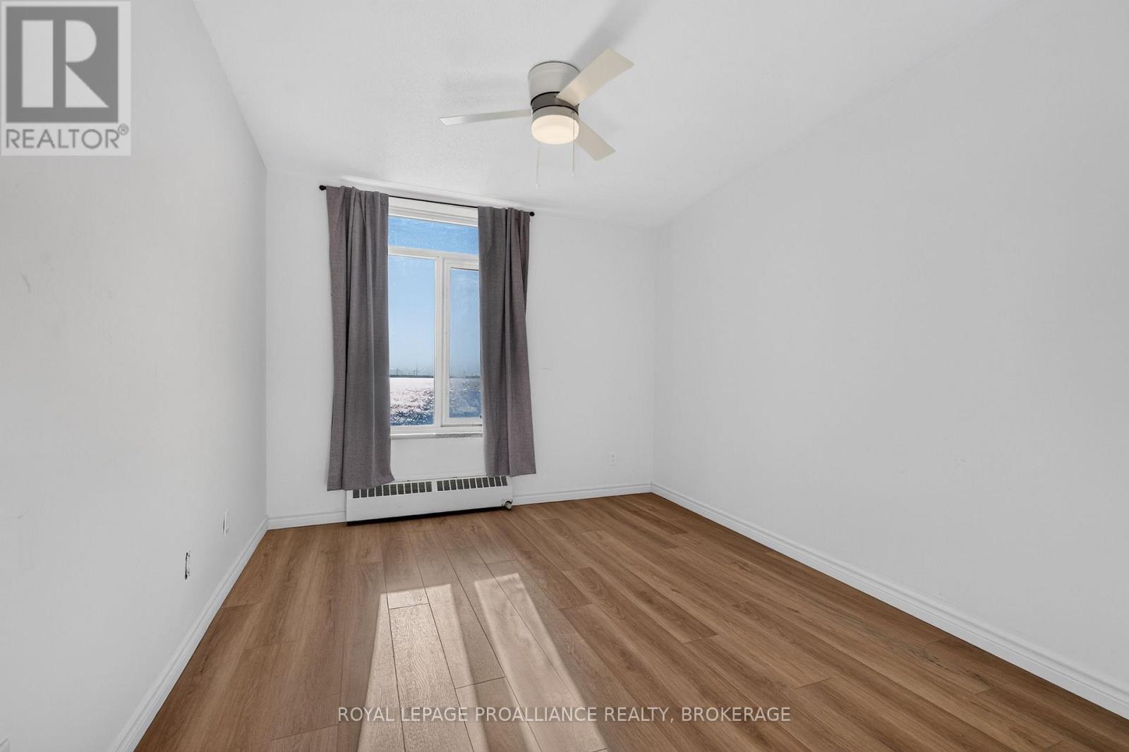 306 - 1 MOWAT AVENUE, Kingston — photo 3