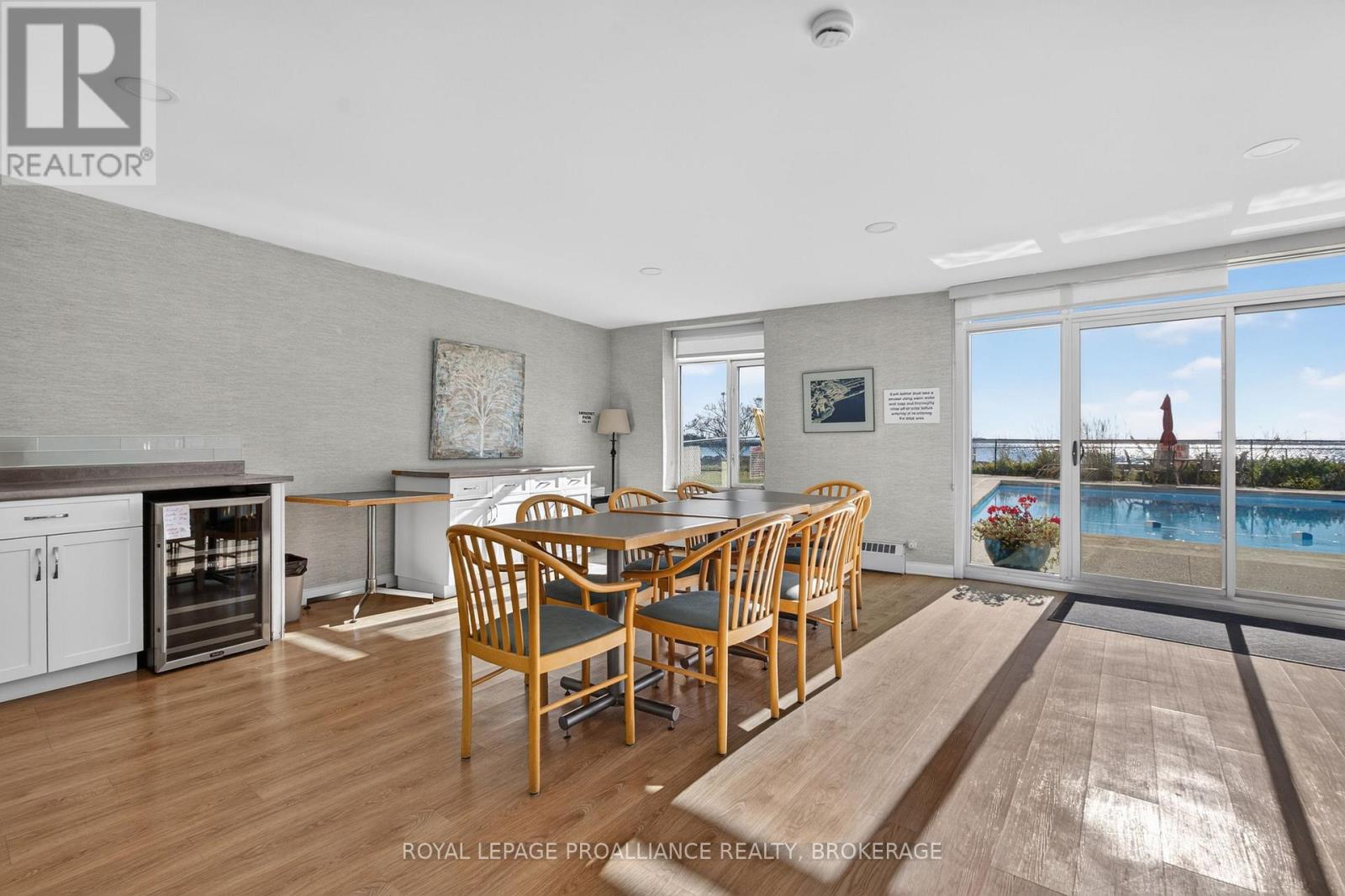 #306 1 MOWAT AVENUE - 30