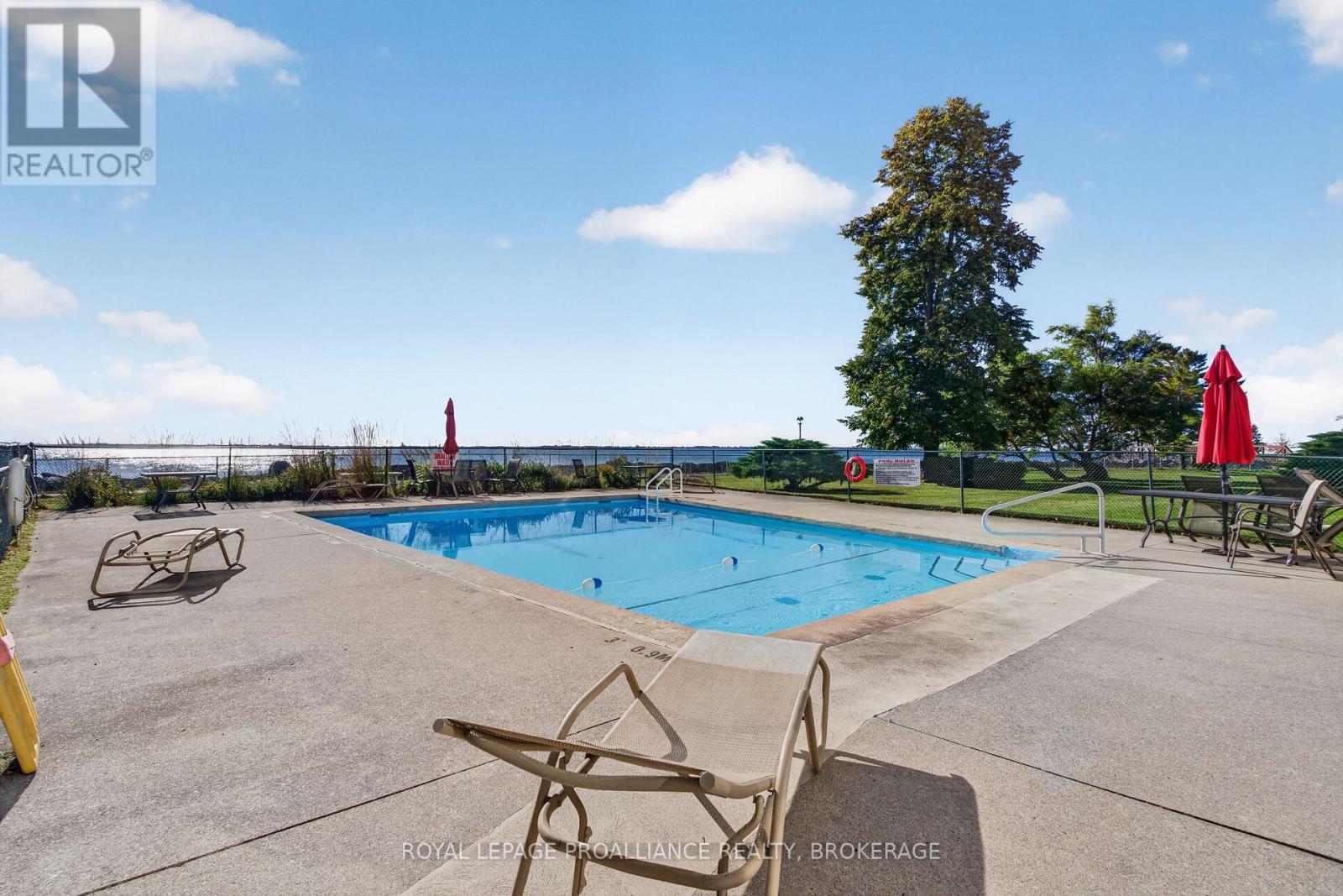 #306 1 MOWAT AVENUE - 31