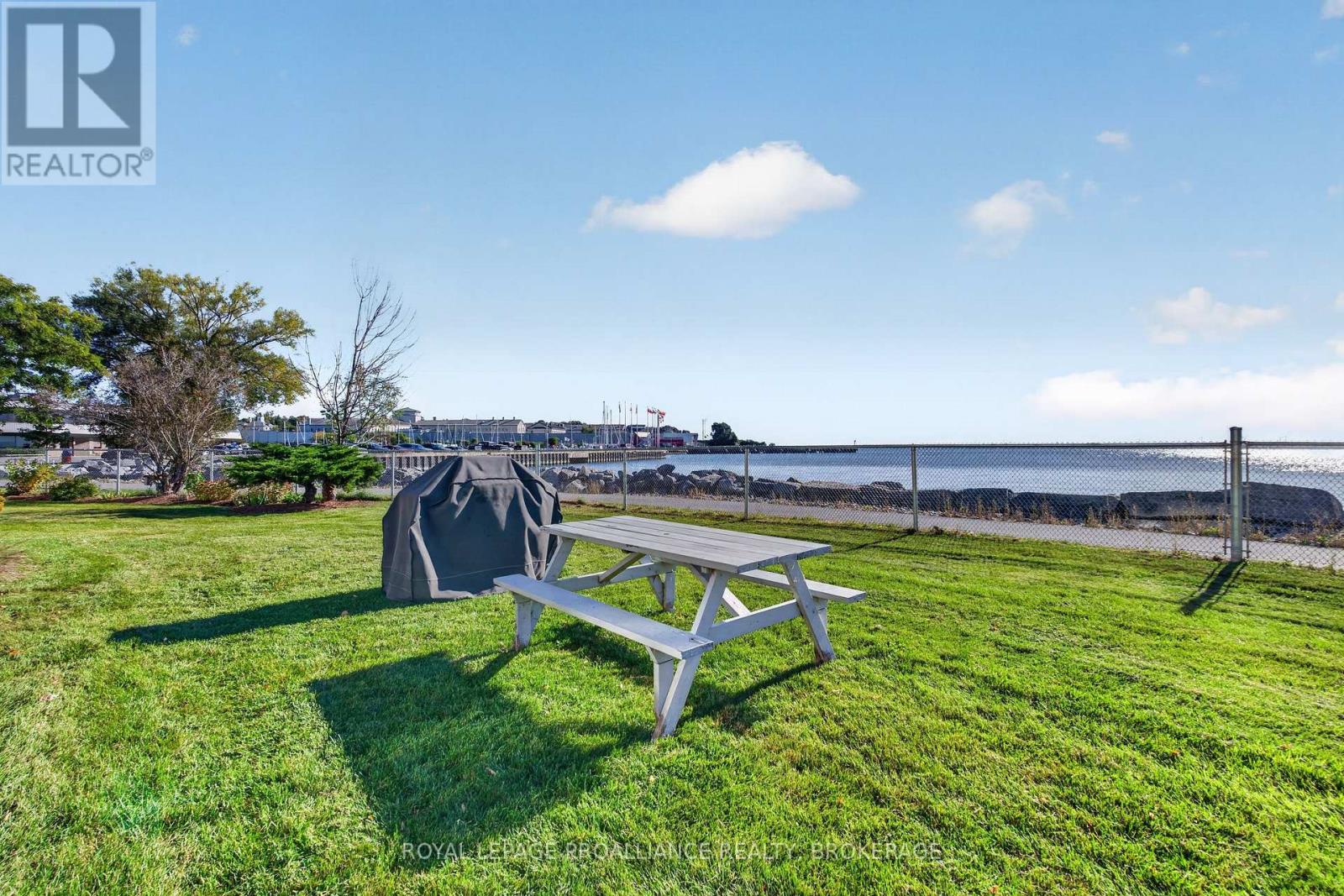 #306 1 MOWAT AVENUE - Image 34