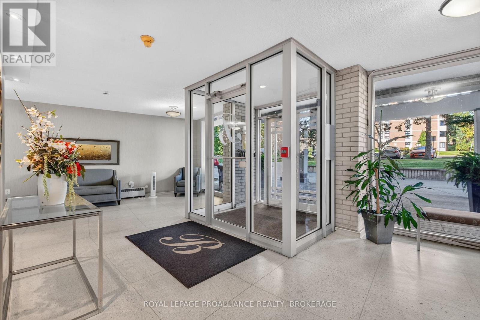 #306 1 MOWAT AVENUE - Image 38