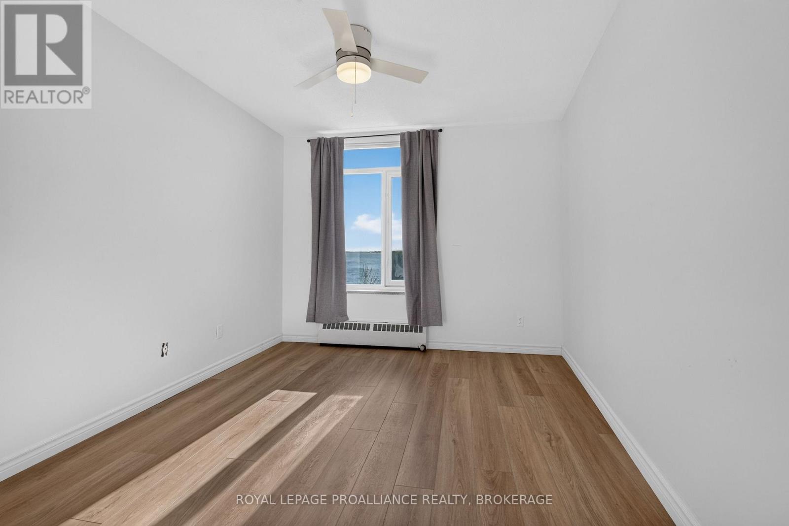 #306 1 MOWAT AVENUE - Image 4