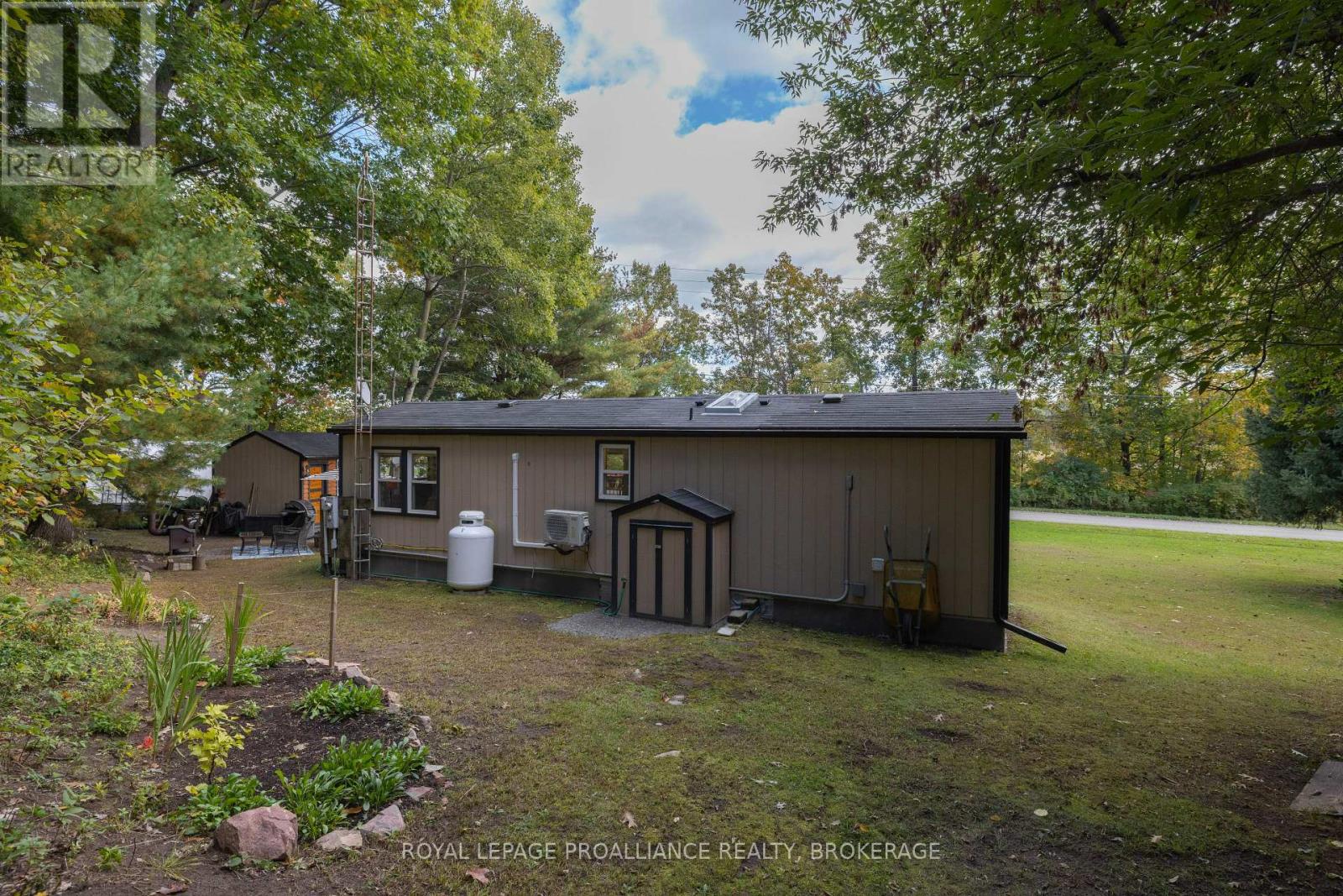 106 OLD RIVER ROAD - Image 32