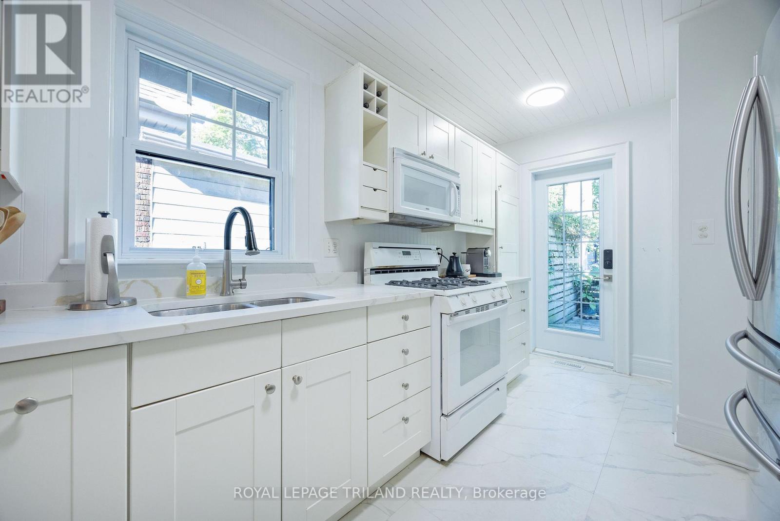 8 MCKENZIE AVENUE - Image 14